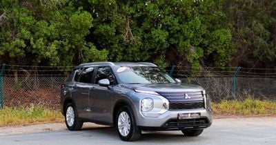ميتسوبيشي آوتلاندر 2023 Mitsubishi Outlander GLS 2.4L (5 Seater) Gulf Spec, Excellent Condition