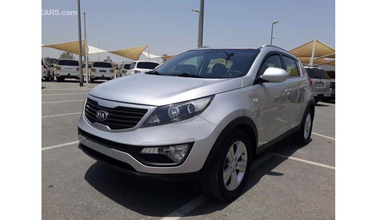 Kia Sportage سياره نظيفه جدا بحاله ممتازه بدون حادث ضمان شاسيه جير ماكينه