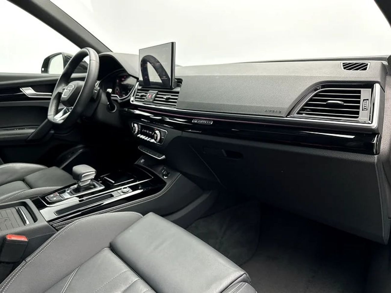 أودي Q5 Sportback S line 45 TFSI quattro 249hp (Ref# 43840) EXCLUSIVE RAMADAN OFFER