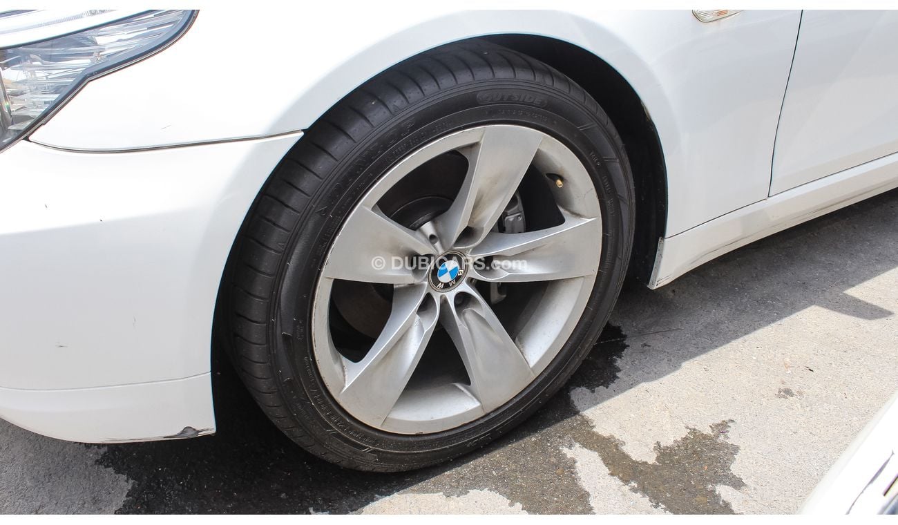 BMW 530i 2009 model Gulf specs Full options  sunroof DVD leather interiors