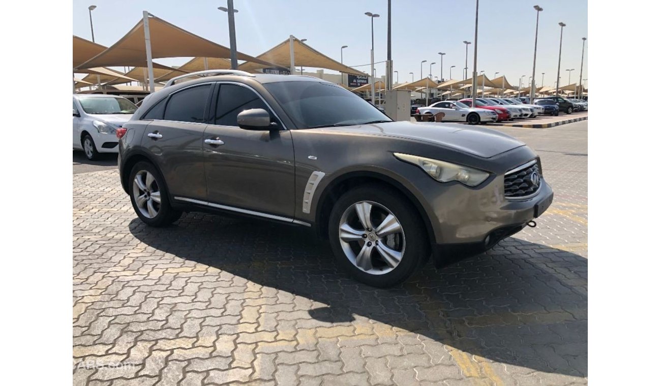 Infiniti FX35