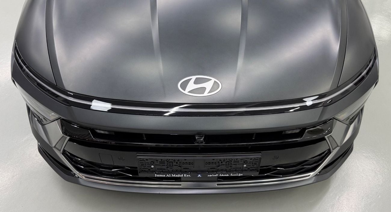 Hyundai Sonata Full option 2.5L GCC .. Brand New Condition .. Top Range .. Low Milegea