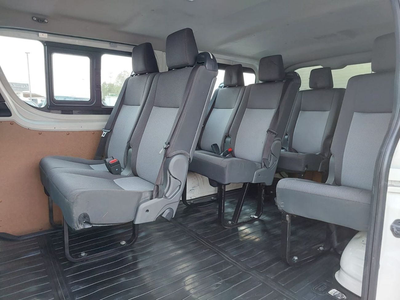 Toyota Hiace TOYOTA HIACE COMMUTER VAN RHD 2022 MODEL 2.8 L DIESEL AUTOMATIC(PM42119)