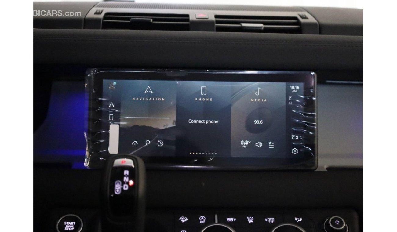 Land Rover Defender 110 SE P300 | with 5Yrs Warranty and Service PKG