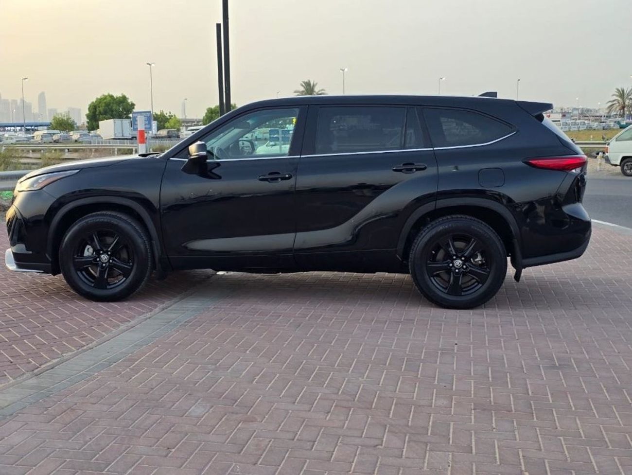 تويوتا هايلاندر LE AWD