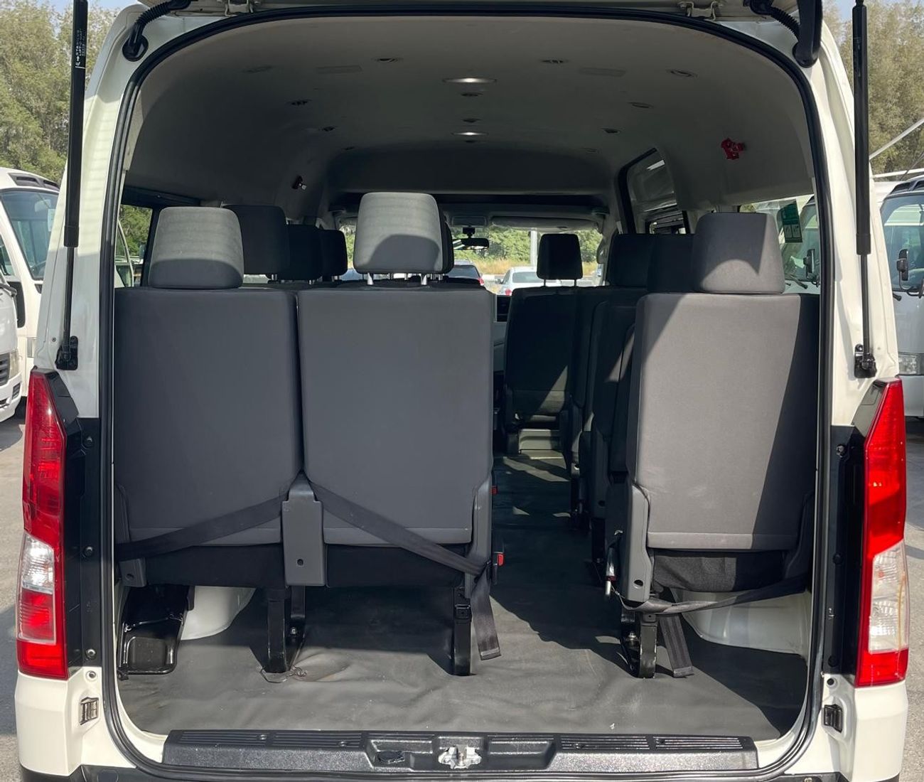 Toyota Hiace Commuter GL High Roof