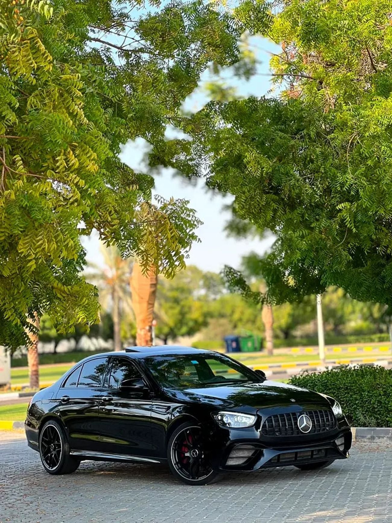 Mercedes Benz E300 E 300 - Luxury Performance