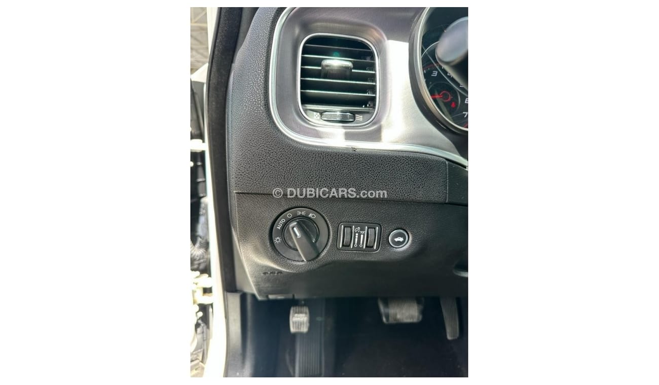 Dodge Charger 3.6L SXT (Base)