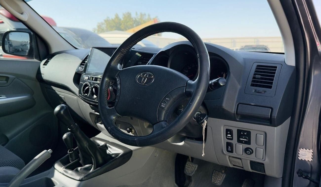 Toyota Hilux DOUBLE CABIN | 3.0L DIESEL ENGINE | 2010 | RHD | MANUAL TRANSMISSION | REAR VIEW CAMERA