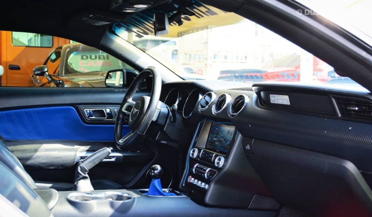 فورد موستانج SOLD!!!!Mustang GT V8 5.0L 2015/ MANUAL/ Leather Interior/Customized Rims/ Very Good Condition