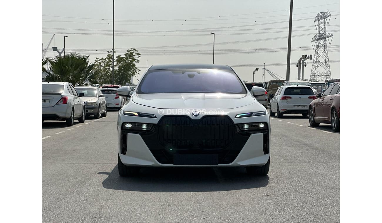 BMW i7 xDrive60 - MY 2023 - EUR SPEC - WHT_WHT - RANGE 590KM (LOCAL OFFER)