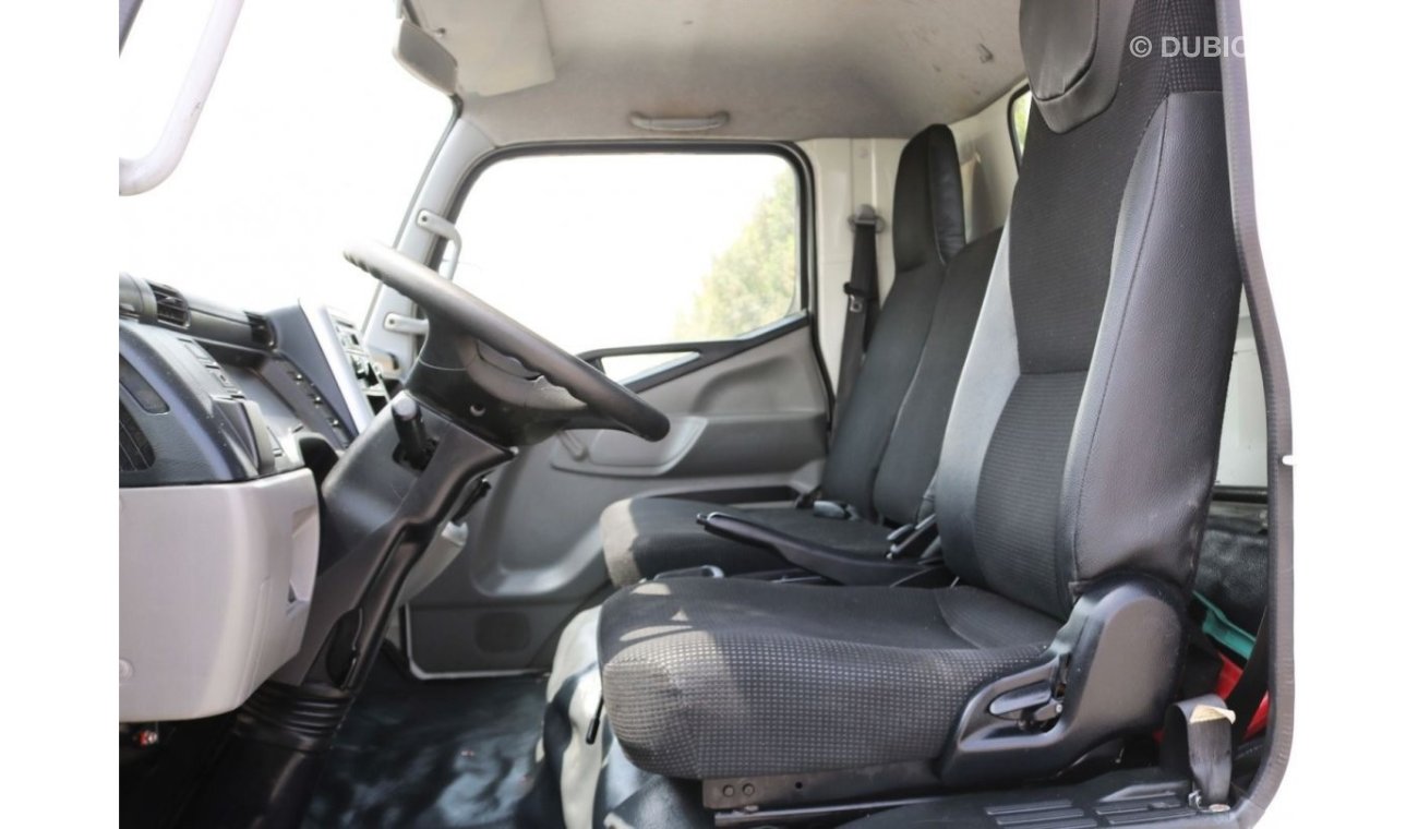 Mitsubishi Fuso Canter 2017 | MITSUBISHI FUSO CANTER | ORIGNAL BODY UTILITY TRUCK WITH GCC SPECS AND EXCELLENT CONDITION