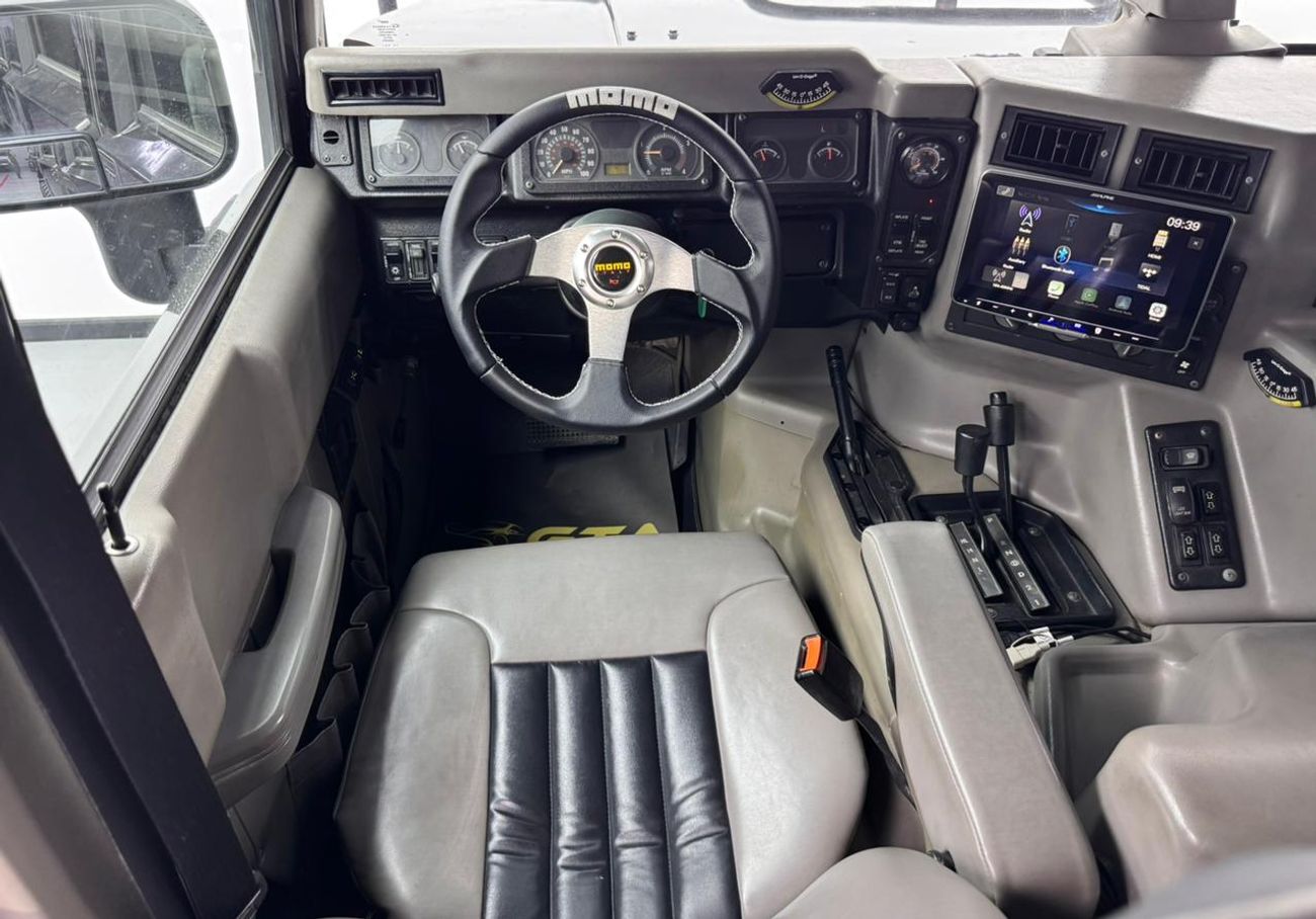 Hummer H1 2002 Hummer H1, Apple CarPlay, Android Auto, Excellent Condition, American Specs