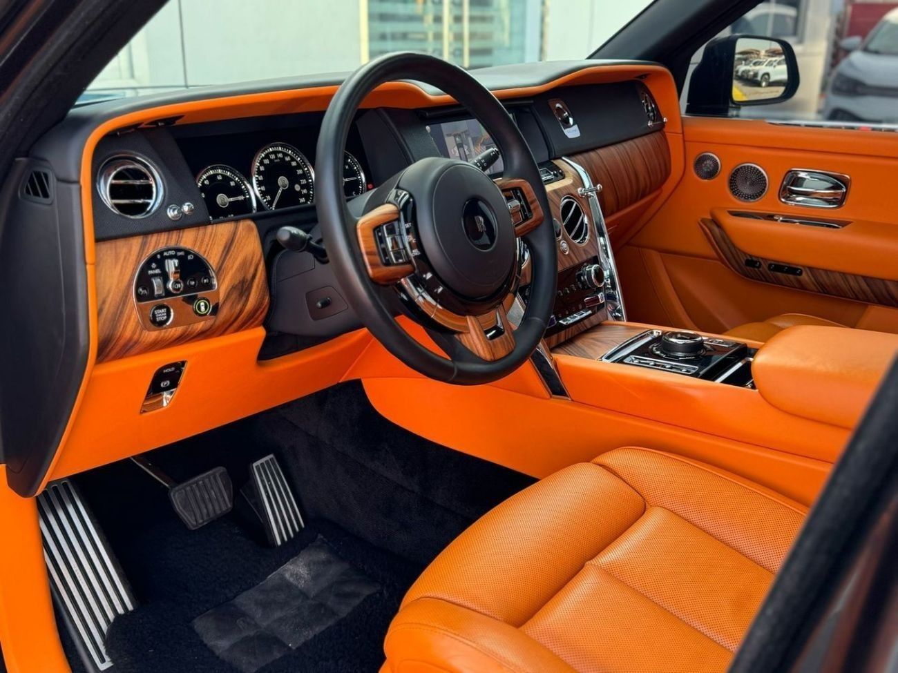 Rolls-Royce Cullinan Rolls-Royce Cullinan 2019 GCC VIP SEATS (ILLUMINATED CRYSTAL SPIRIT OF ECSTASY)