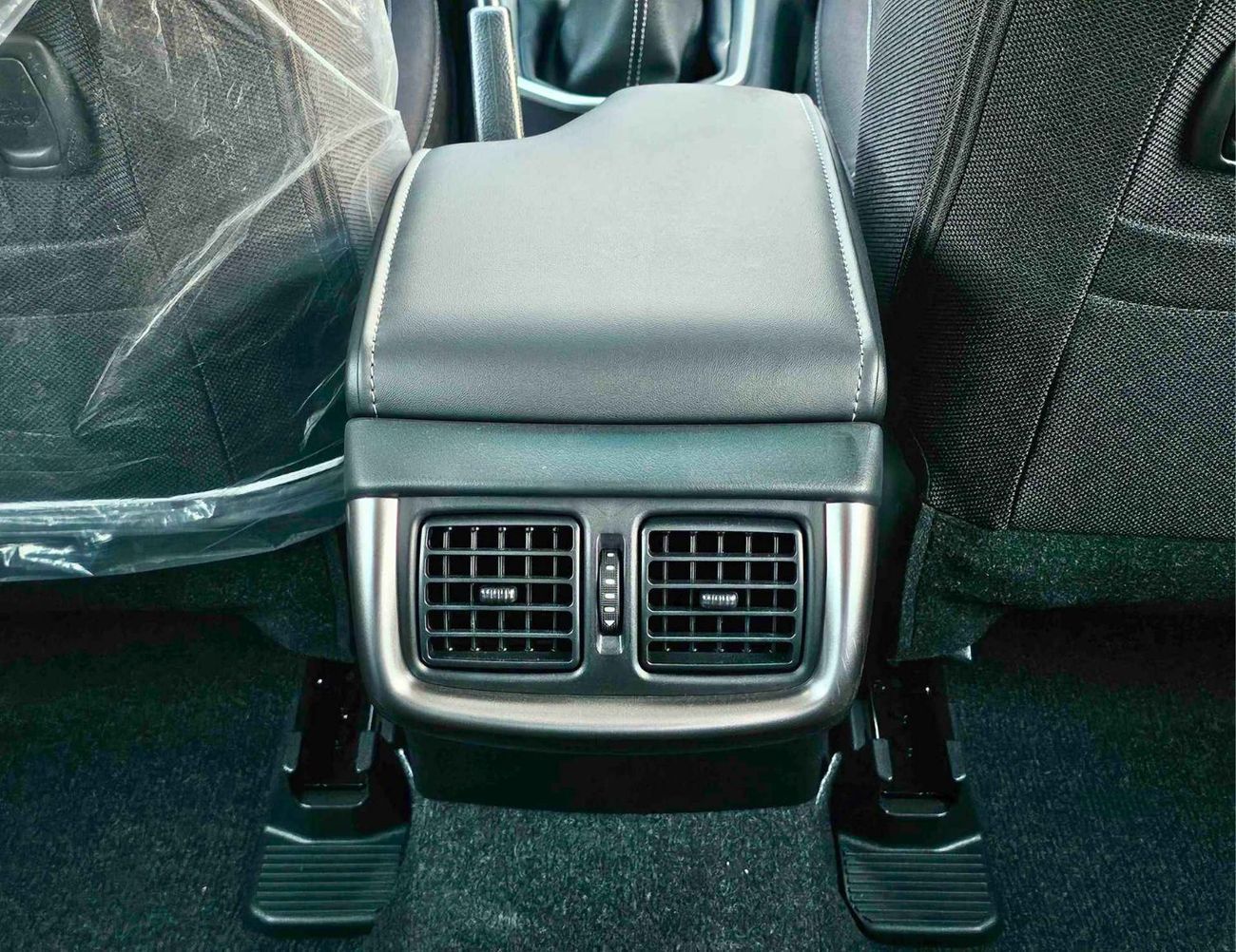 Toyota Hilux SR5 WIDE BODY/2.7L PETROL M/T/HOOD LIFT ASSIST/BLIND SPOT/ 2 COOL BOX/ DIFFLOCK (CODE#HPMADW)