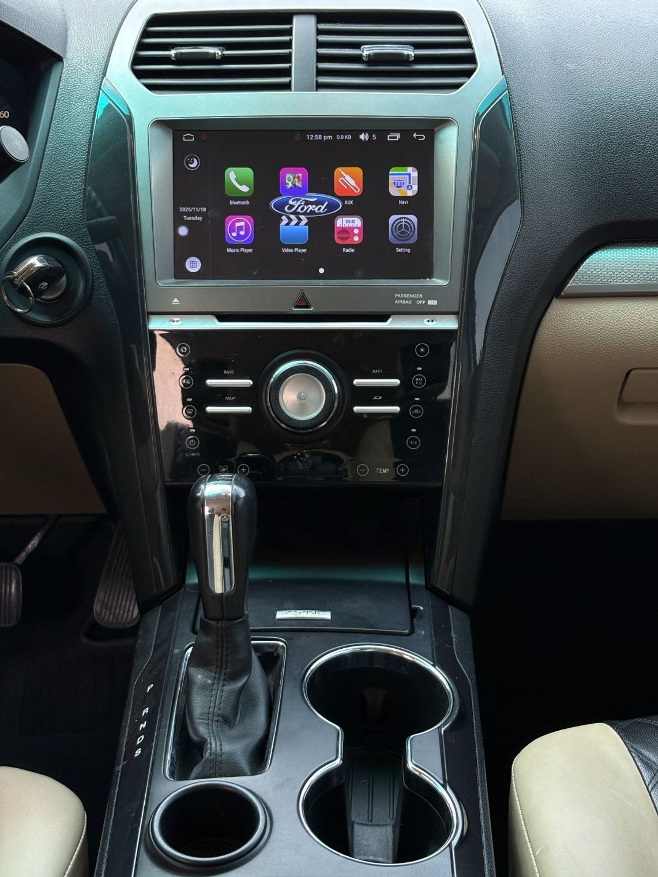 Ford Explorer FWD 3.5L V6 A/T | 2016 | GCC SPECS | WHITE EXTERIOR | AED 870 per month