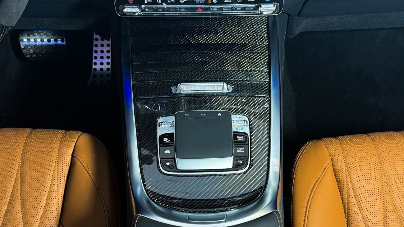 Mercedes-Benz G 63 AMG MERCEDES BENZ G63 AMG 2025 - DOUBLE NIGHT PACKAGE