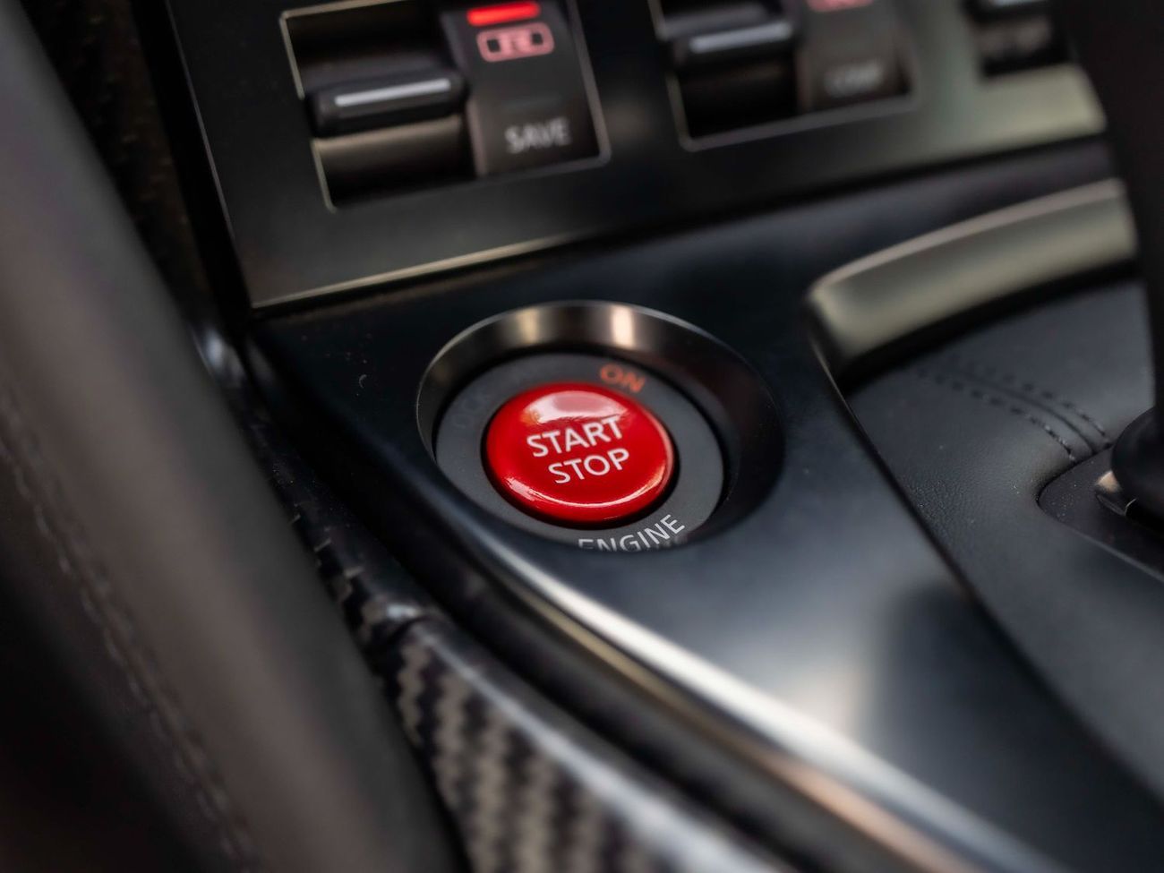 نيسان جي تي ار Premium 3.8L (2 Seater)