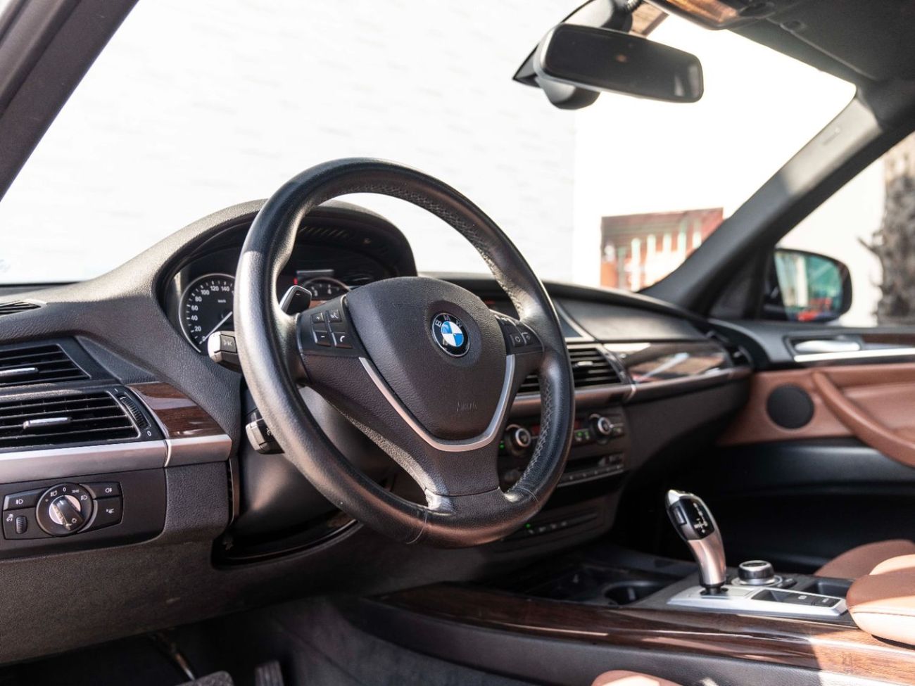 BMW X5 50i Luxury 4.4L (5 Seater)