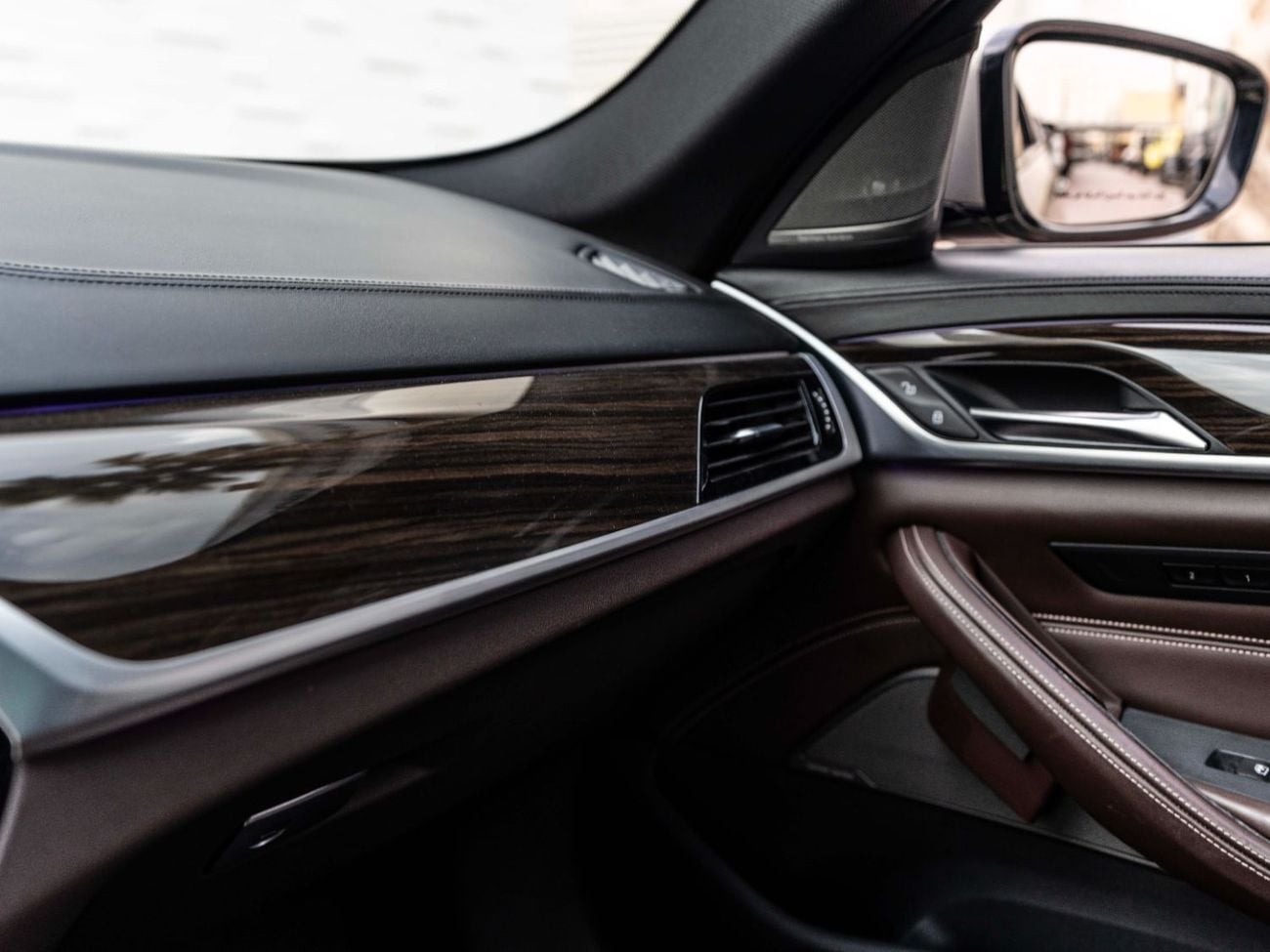 بي أم دبليو 530i M Sport 2.0L