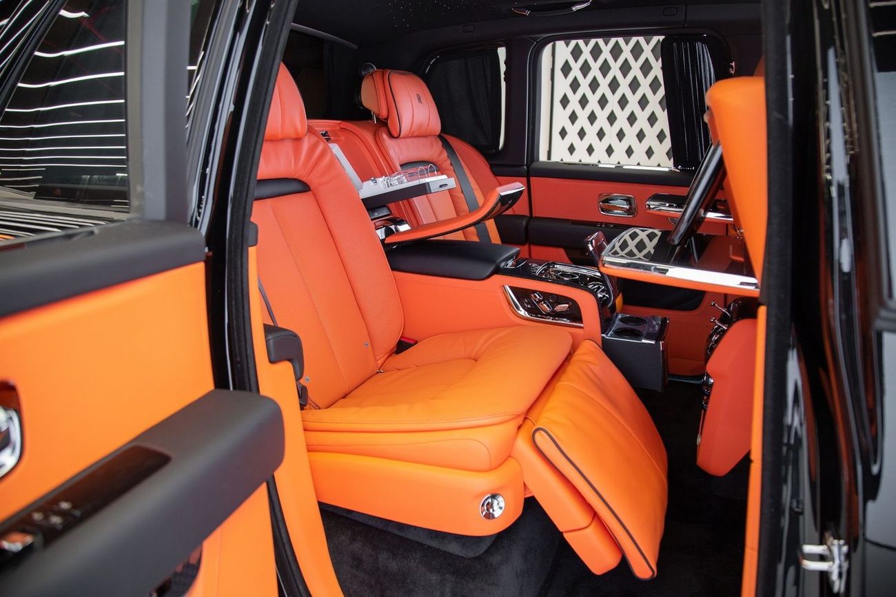 رولز رويس كولينان BLACK BADGE