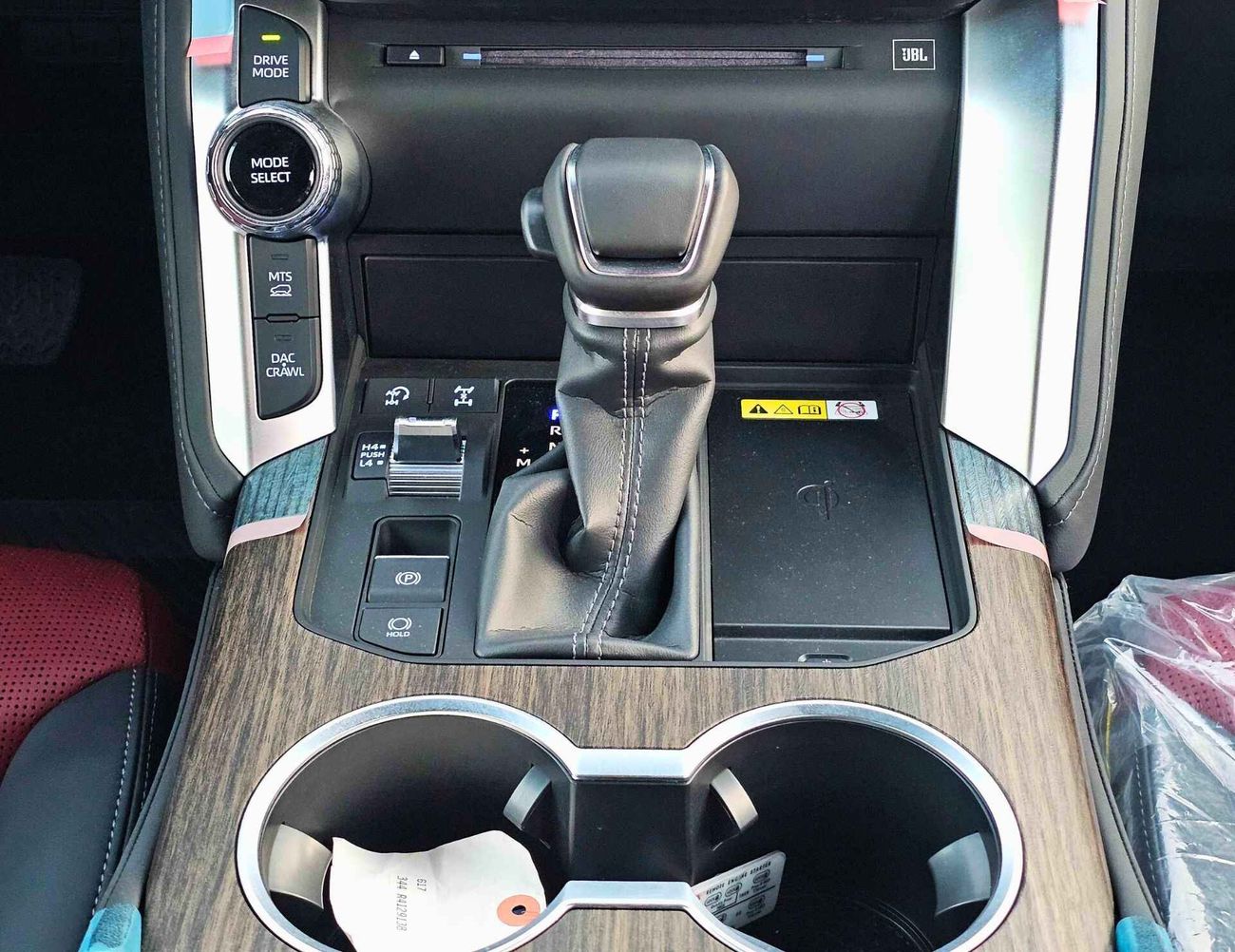 تويوتا لاند كروزر VXR 3.5L Petrol Twin Turbo | FULL OPTION | BIG DVD | JBL SPKR | HUD / CODE # VXR3M)