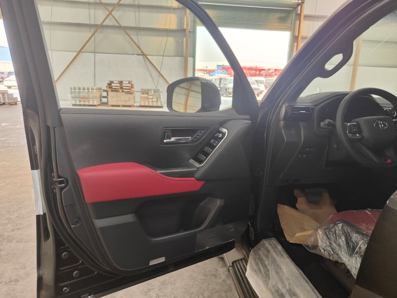 تويوتا لاند كروزر 2025 Toyota Land Cruiser LC300 GR-Sport HEV (Full-Option with Radar) 3.5L V6 Twin Turbo Hybrid Expor