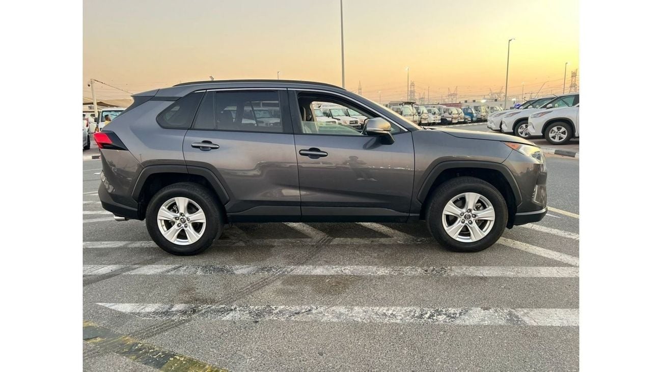 تويوتا راف ٤ 2019 Toyota Rav4 XLE // SUNROOF // 2.5L V4 / UAE PASS