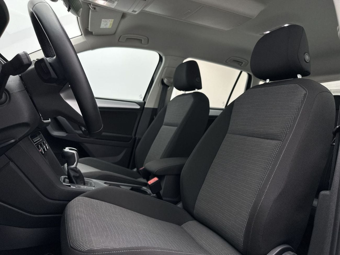 Volkswagen Tiguan LIFE 1.4L | Rear Camera | Spacious SUV | Well Maintained