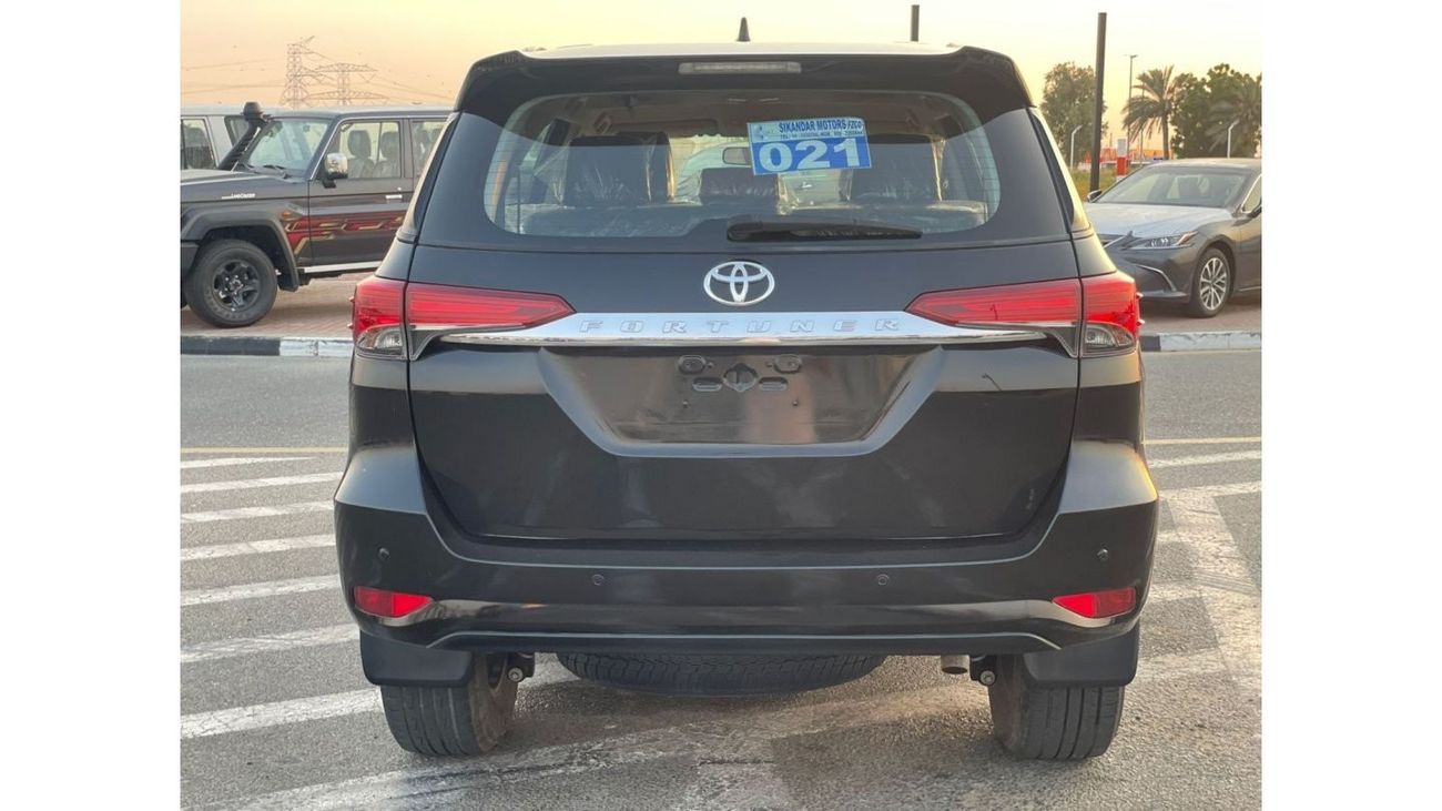 Toyota Fortuner 2019 Toyota Fortuner EXR+ 2.7L V4 - 4x4 AWD - Rear CAM & Sensor - No accident -