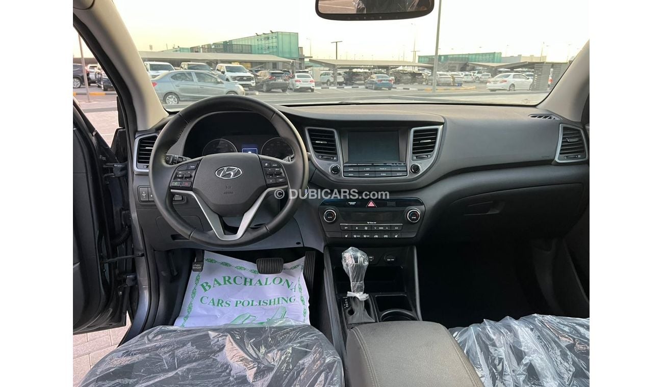 هيونداي توسون GLS هيونداي توسان موديل 2017 وارد أمريكي فول ابشن كامله بانوراما ماشيه 33000 الف ميل 1600 سي سي