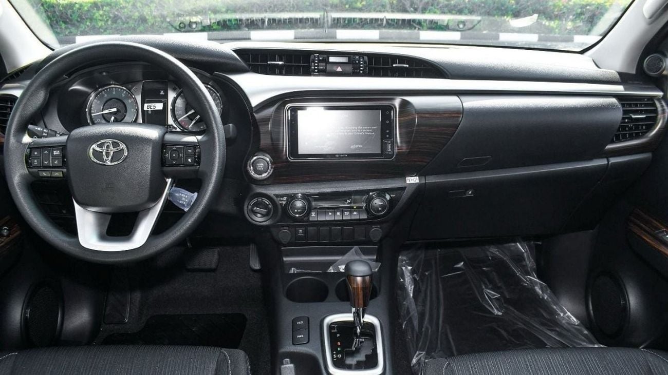 Toyota Hilux TOYOTA HILUX 2.7L PETROL AT FULL 2025 MODEL GCC