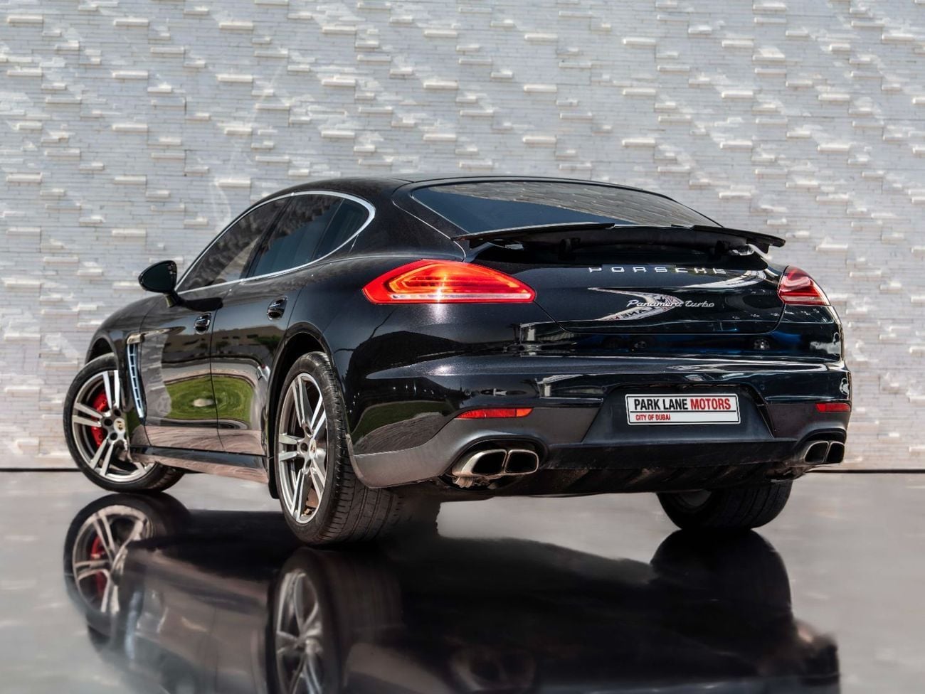 Porsche Panamera Turbo 4.8L (493 HP)