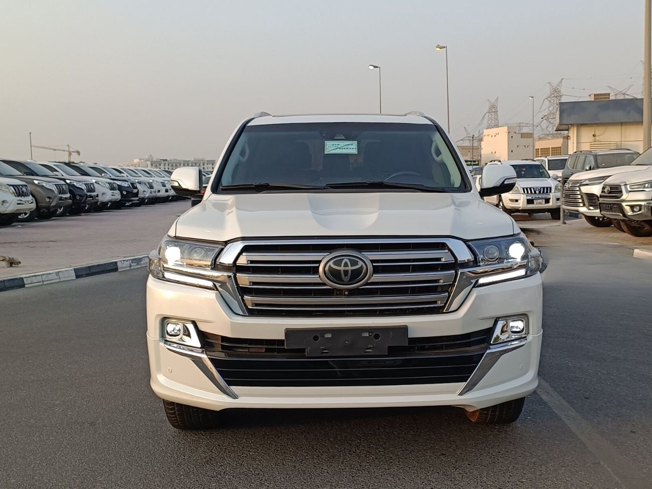 Toyota Land Cruiser / VXR 5.7/ ORG SHP/ HYUDRAULIC/ LOT#58646