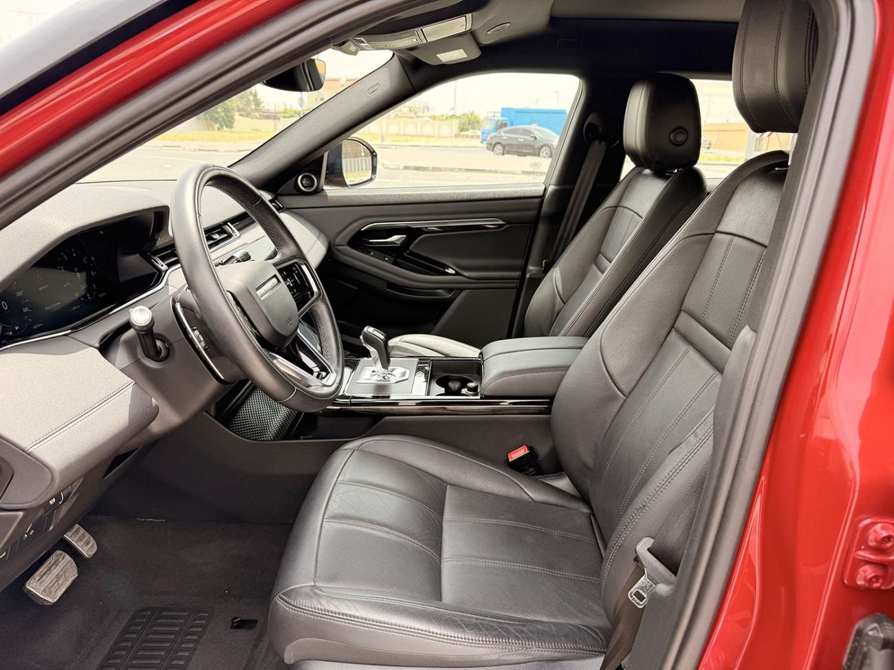 لاند روفر رانج روفر إيفوك P200 R-Dynamic SE 2.0L