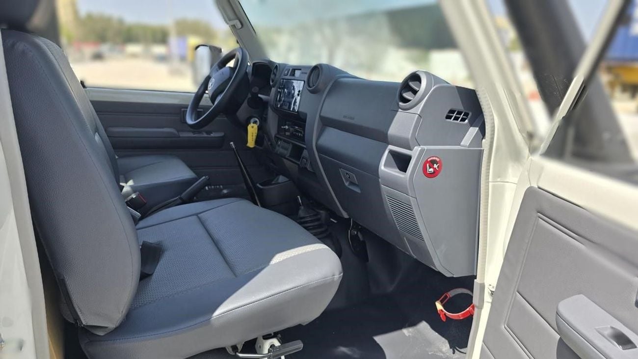 Toyota Land Cruiser Pick Up LC79 SC 4.2 MT 2025 P/W & diff lock