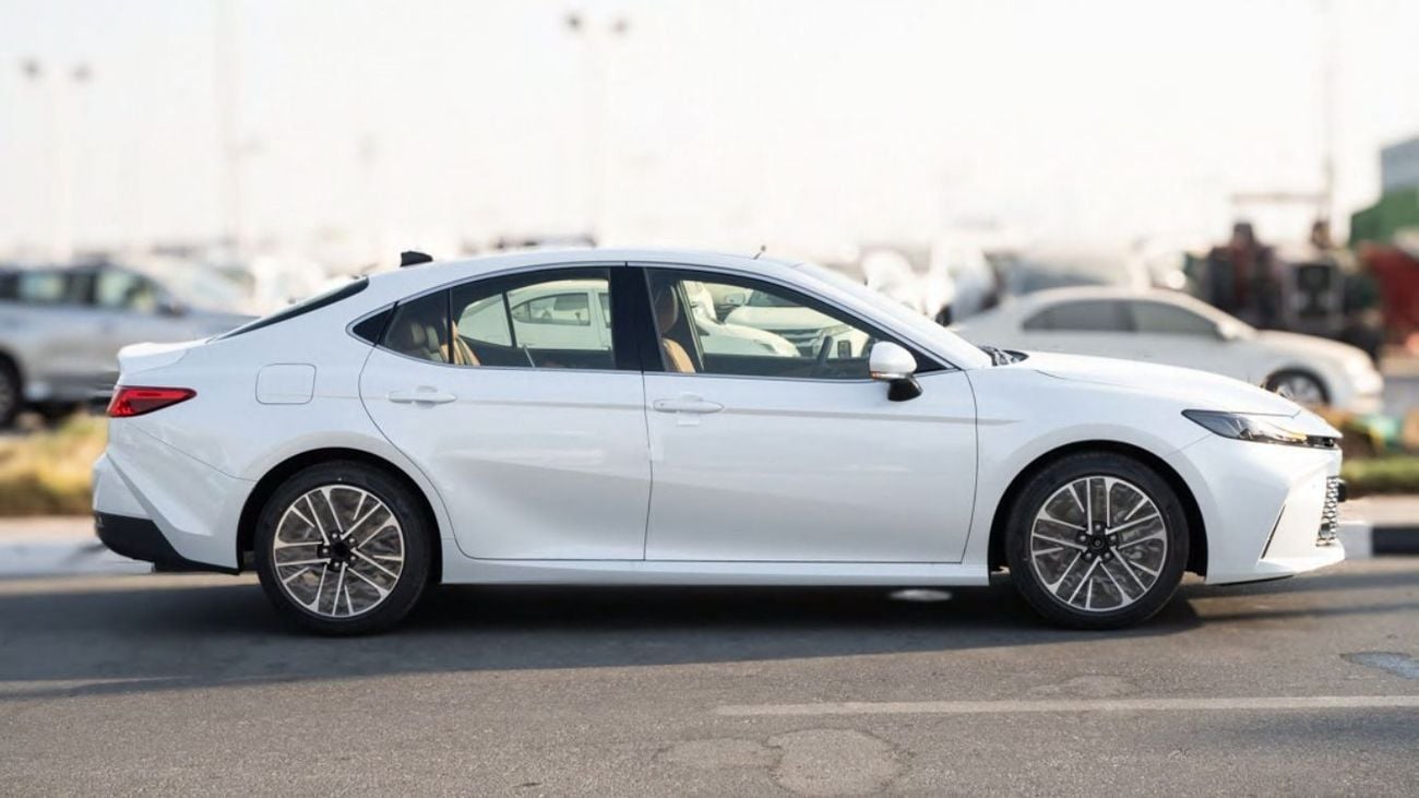 تويوتا كامري GLE HEV TOYOTA CAMRY 2.5 GLE -2025YM