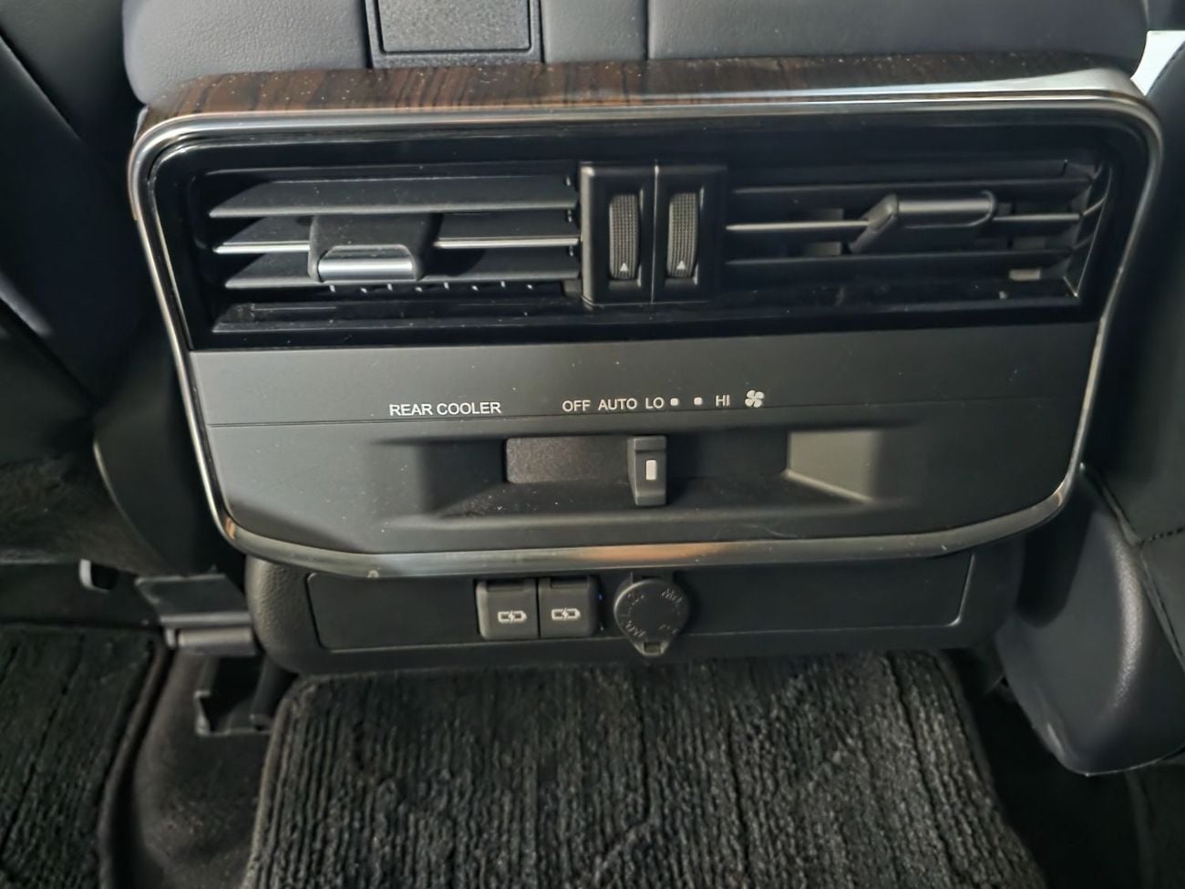 Toyota Land Cruiser GXR4