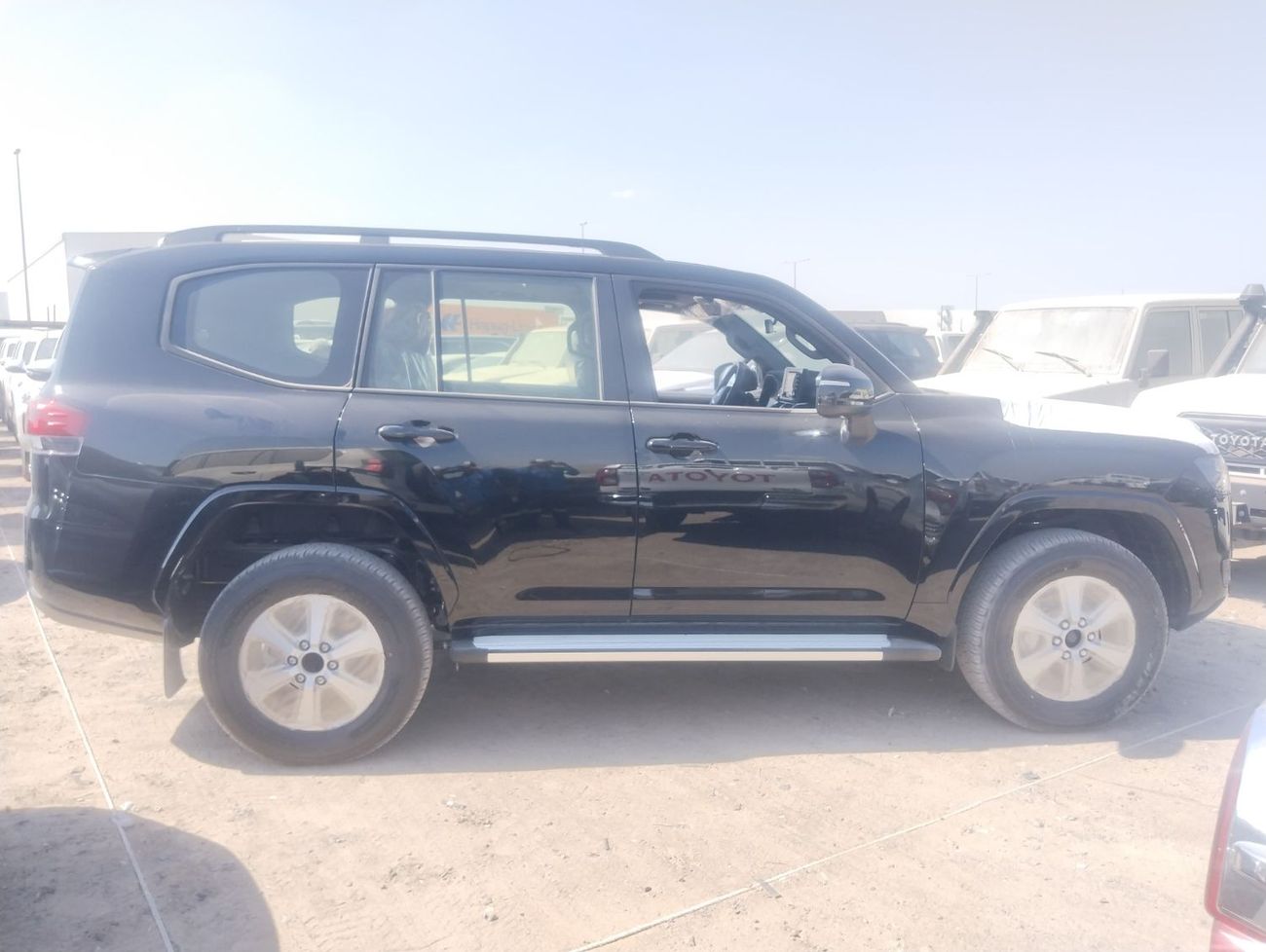 Toyota Land Cruiser GXR3 3.3L Toyota LC300 GXR 3.3L DIESEL