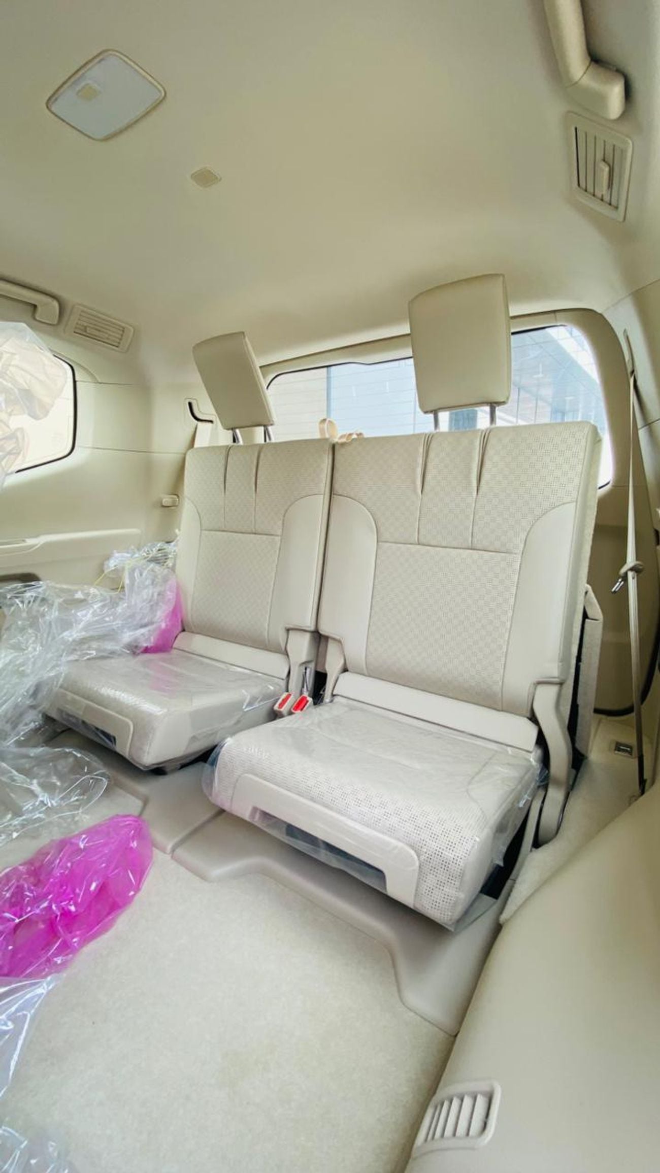 تويوتا لاند كروزر TOYOTA LAND CRUISER LC300 VX PETROL 4.0 HI 2025