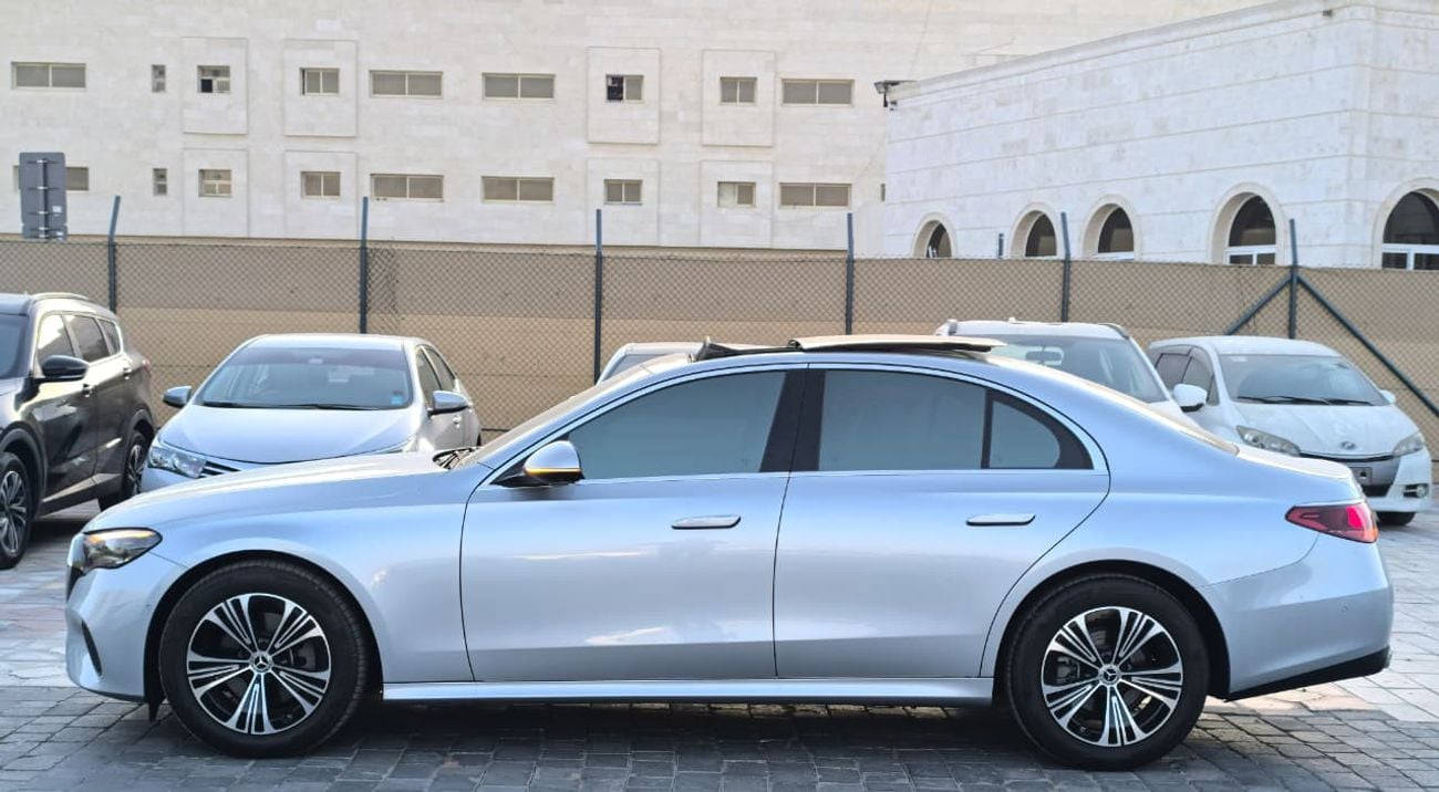 Mercedes Benz E200 E200 2.0 Turbo Full Option Arabic & English System Full Option 2026 Model