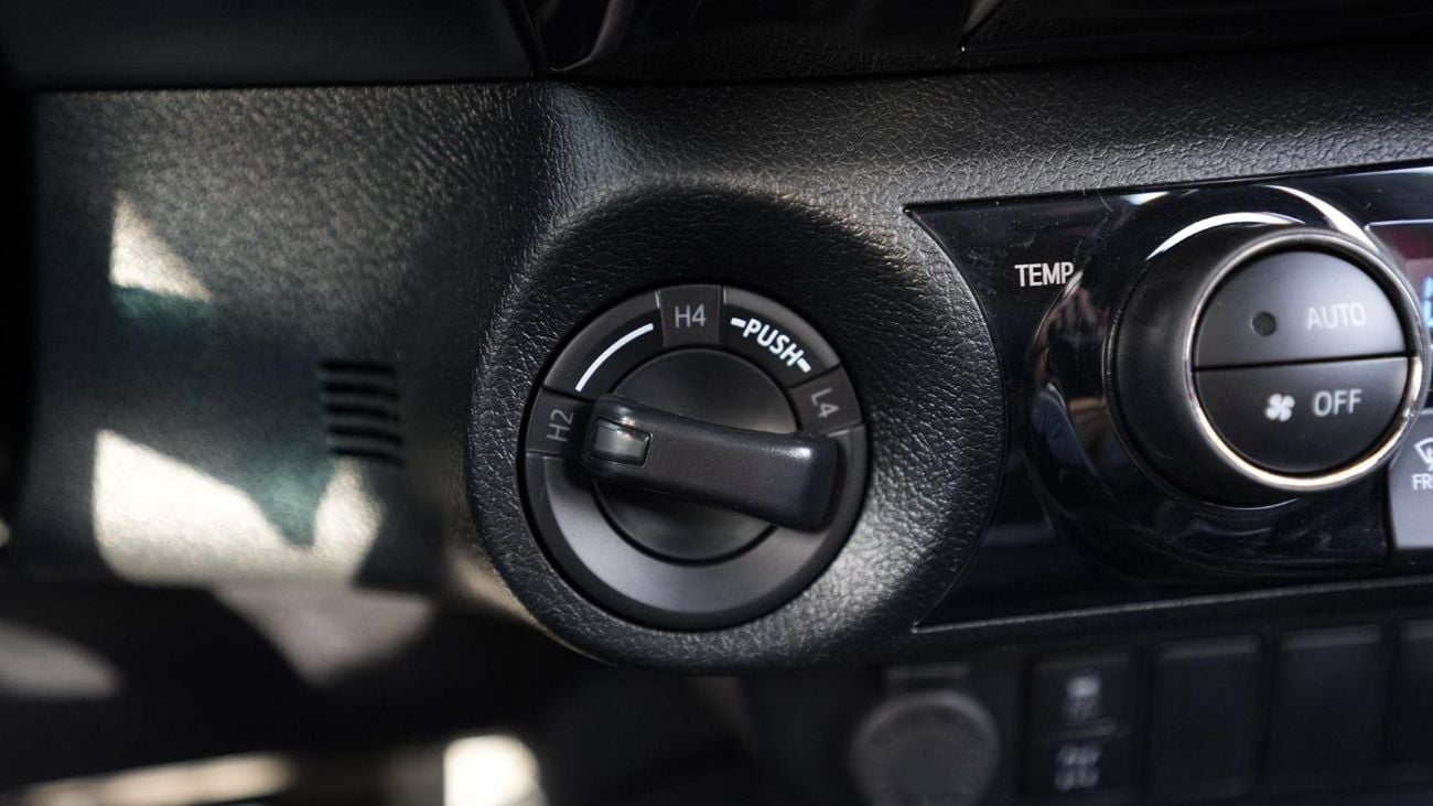 تويوتا هيلوكس TOYOTA HILUX GR Sport 4.0L MY25