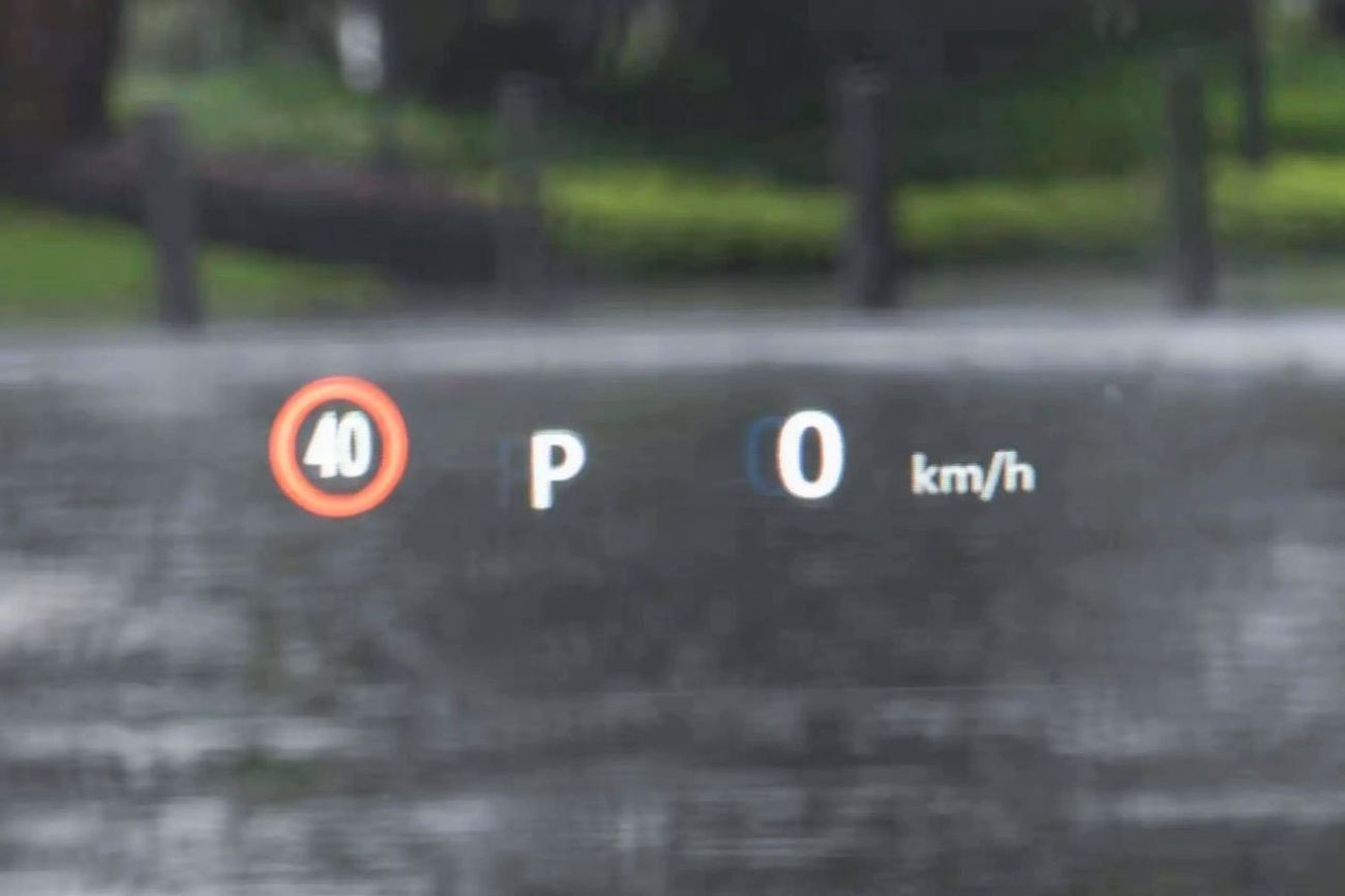 Toyota Camry 2.5HG Hybrid Chinese Specs Export Price Can Be Register in UAE