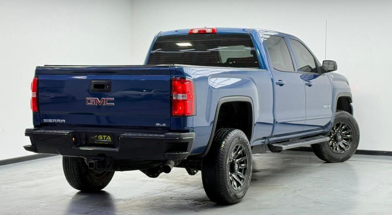 GMC Sierra 2018 GMC Sierra 2500HD SLE, Service History, Fully Loaded, Excellent Condition, GCC