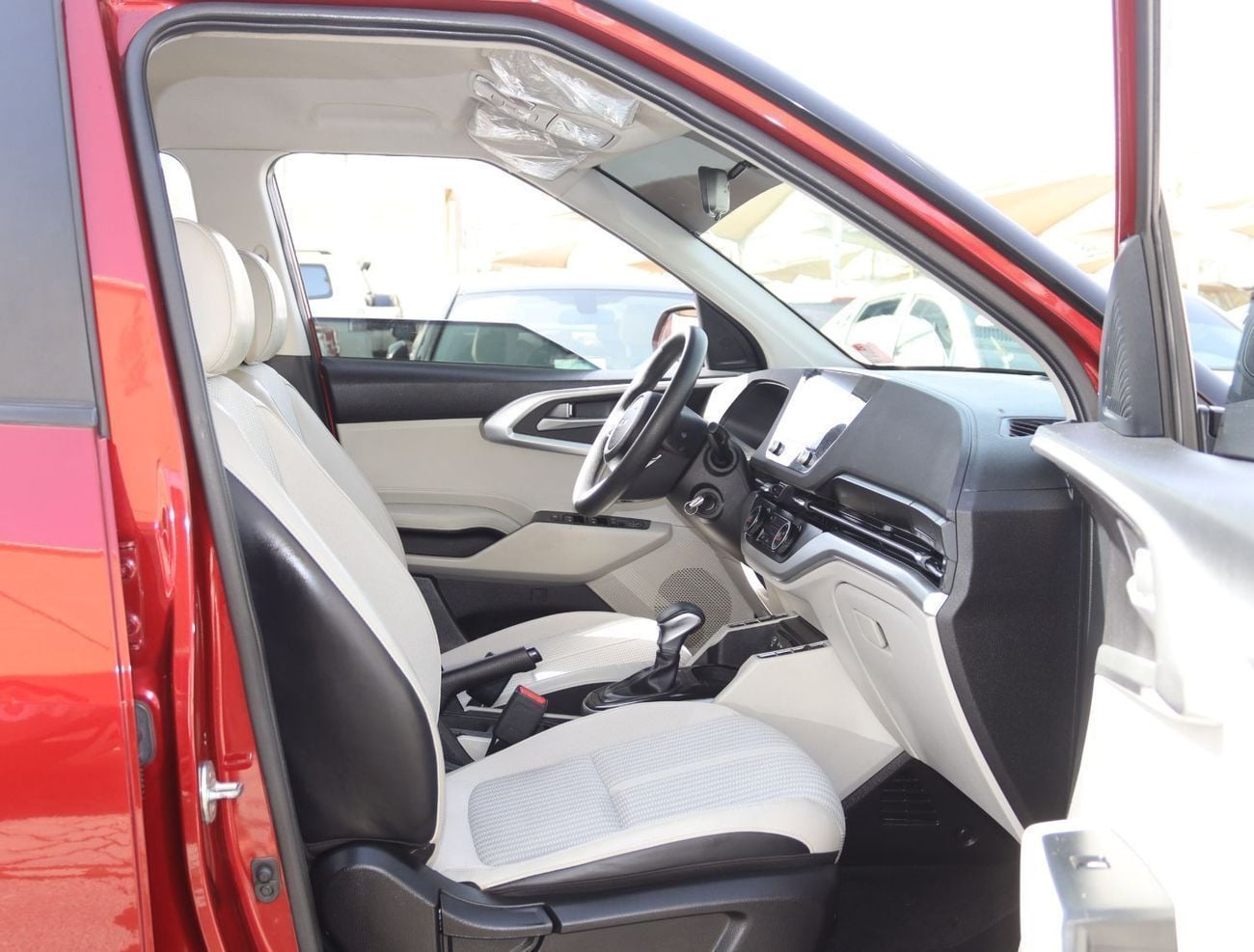 Kia Carens LX Smartstream 1.5L A/T -KIA CARENS 2023 - GCC - 4(V) -1.5L Accident-free -7 Seats -In excellent con