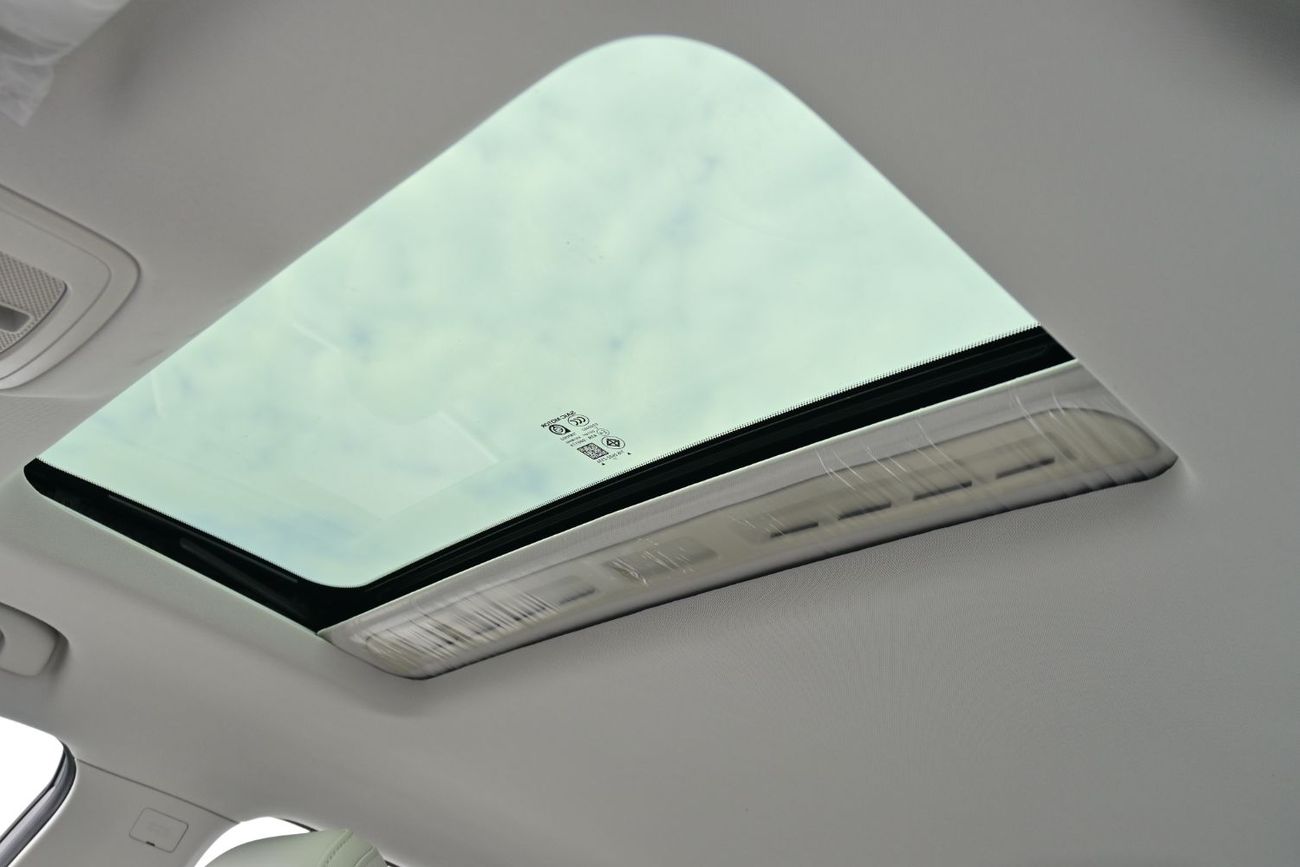 أم جي 5 MG5 1.5L, Petrol, FWD Model 2025 Color Black