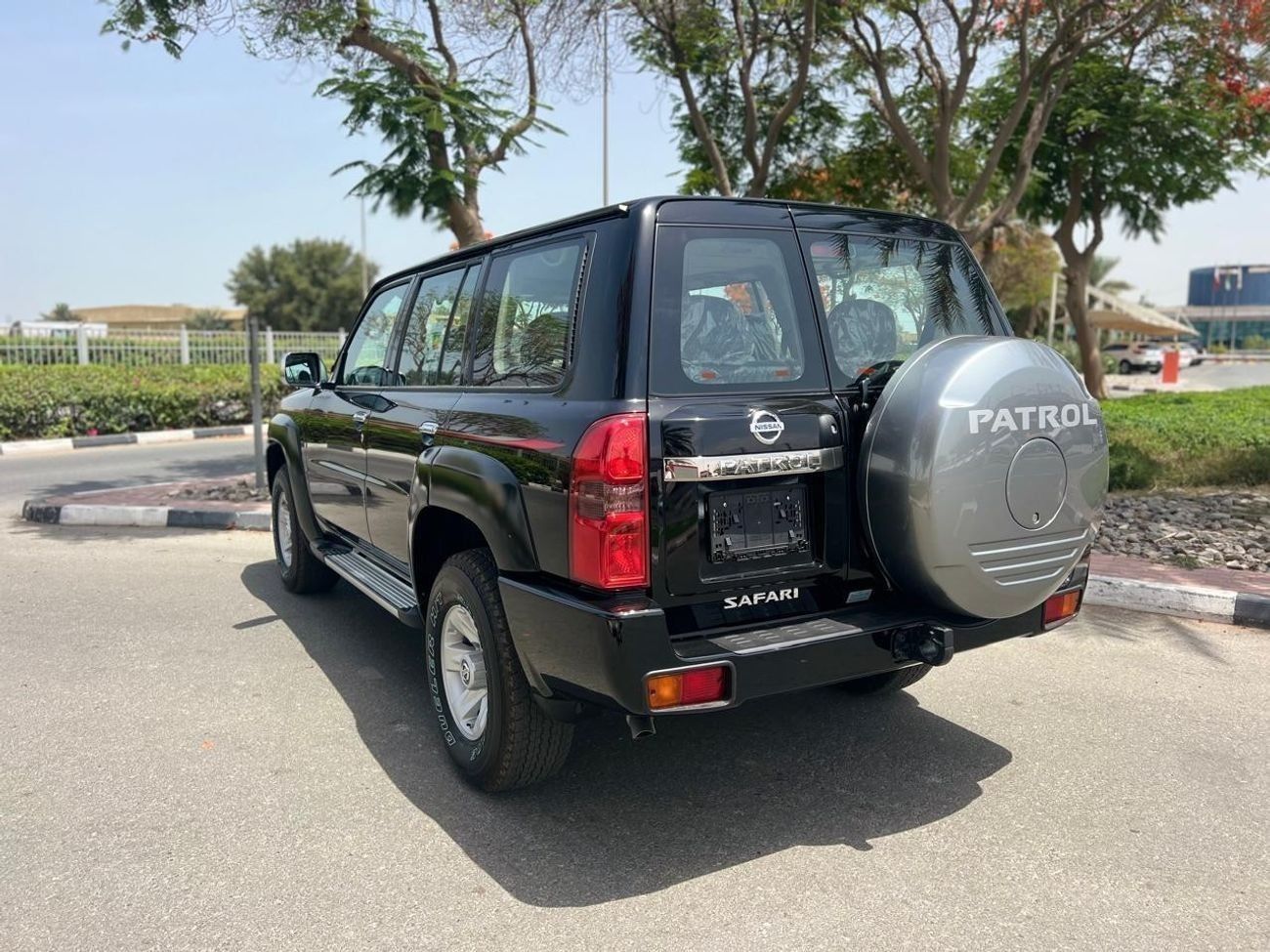 نيسان باترول سفاري Safari 4.8L A/T