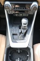 تويوتا راف ٤ تويوتا RAV4 2.0 لتر بنزين ، CUV ، دفع رباعي ، 5 أبواب ، مثبت سرعة ، فتحة سقف ، بدء دفع ، DVD ، كامير