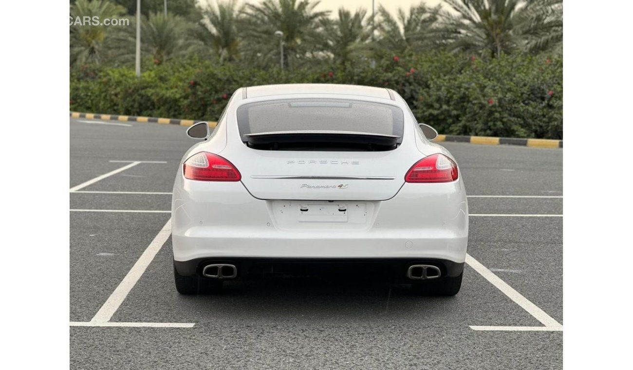 Porsche Panamera 4S