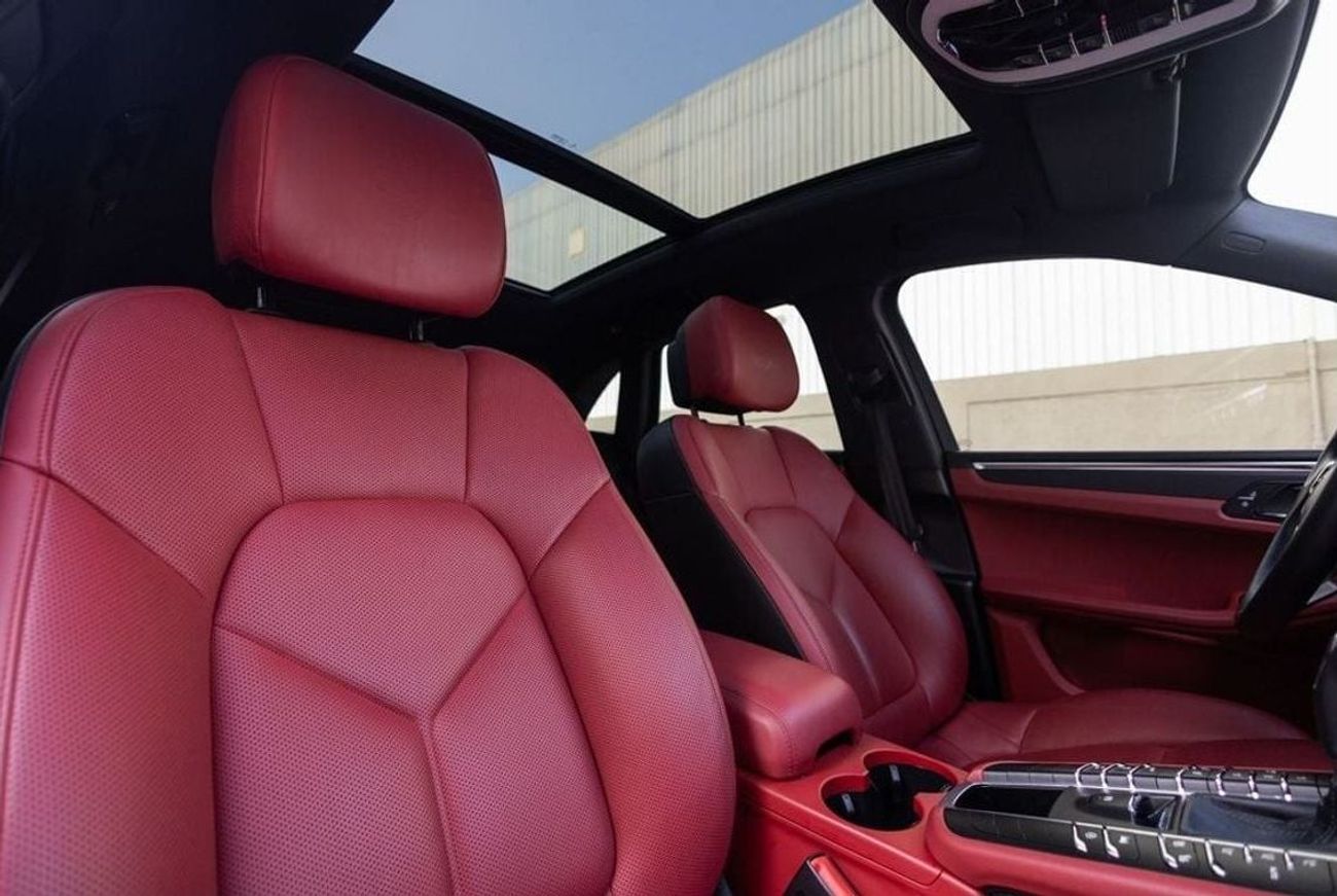 Porsche Macan Std 2.0L (252 HP) Porsche Macan 2021 GCC under Warranty with Flexible Down-Payment.